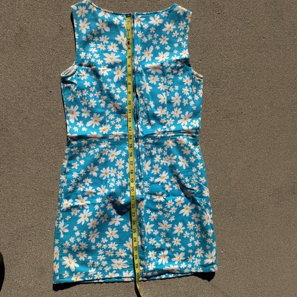 Vintage Floral Sleeveless Dress - Blue and White - Picture 5 of 6